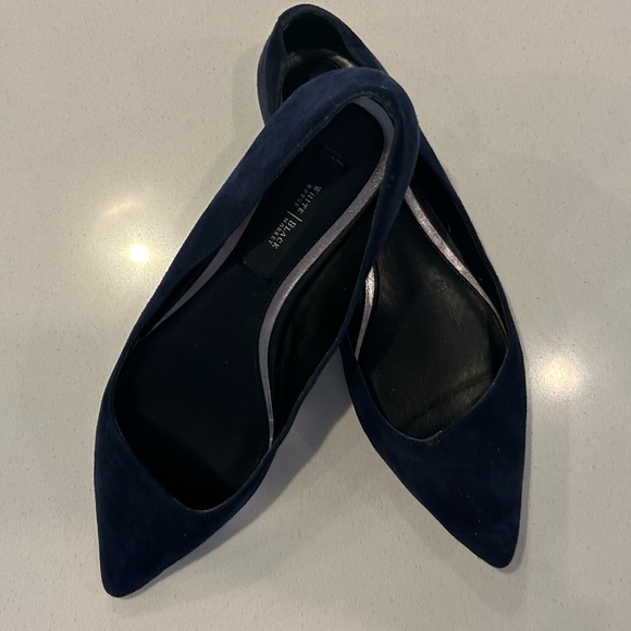 Navy blue White House/Black Market pointed toe flat. Size 7M - Picture 2 of 4